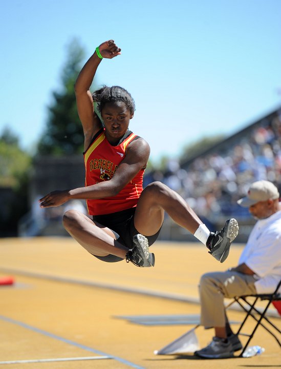 2010 NCS-MOC-318.JPG - 2010 North Coast Section Finals, held at Edwards Stadium  on May 29, Berkeley, CA